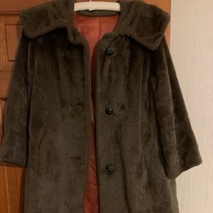 Beautiful VINTAGE Faux Beaver Fur Coar
